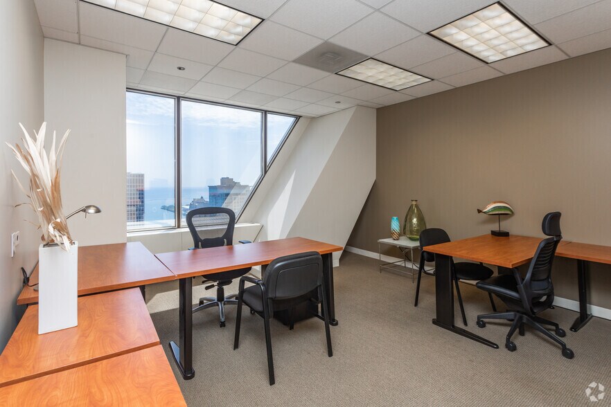 More Photos Of 875 N Michigan Ave, Chicago Coworking Space