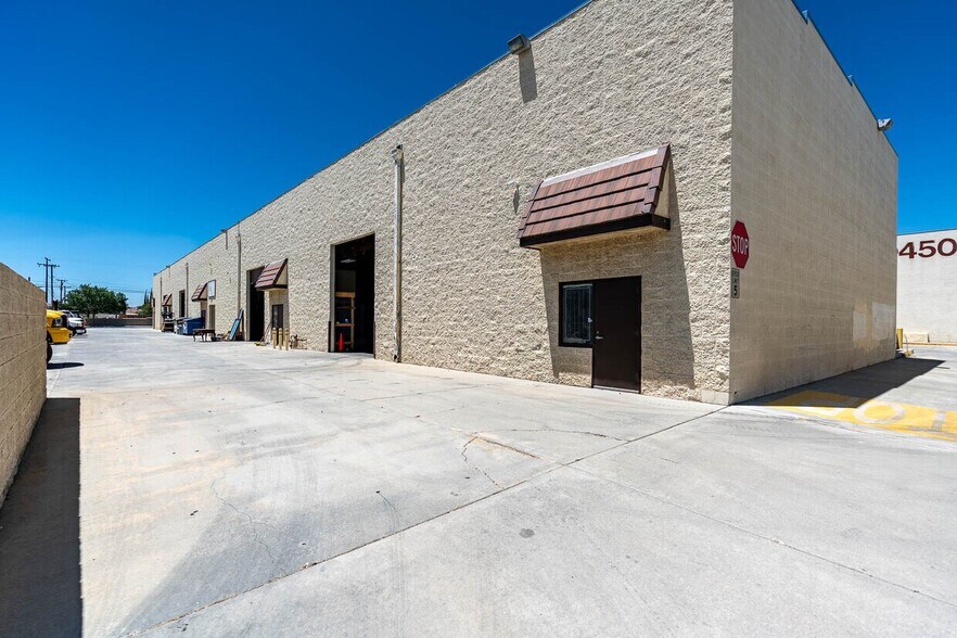 More Photos Of 39360 3rd St E, Palmdale Warehouse For Sale