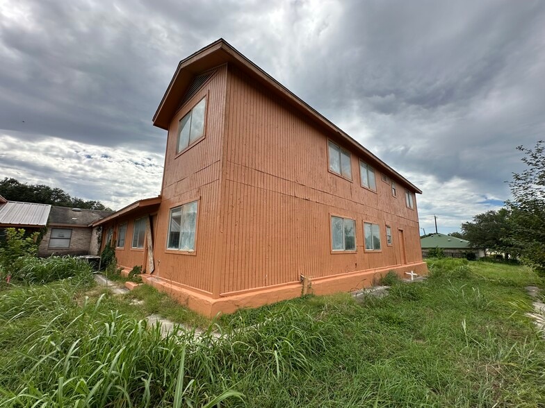 More Photos Of 6628 Crestway Dr, San Antonio Flex For Sale