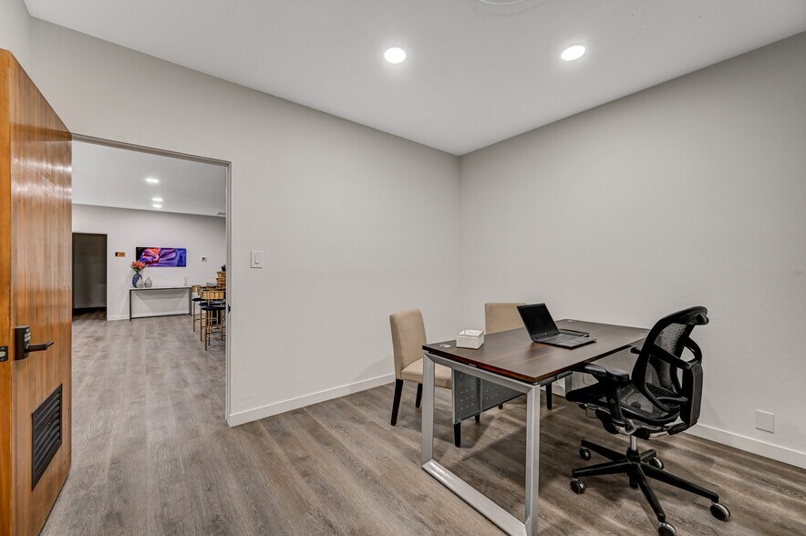 More Photos Of 319 S 3rd St, Las Vegas Loft Creative Space For Sale