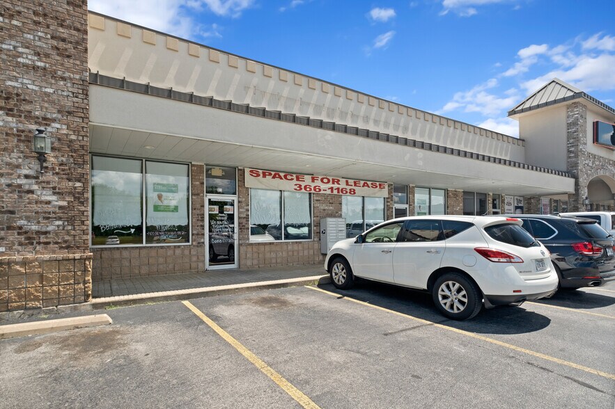 More Photos Of 4408 W Walnut St, Rogers Unknown For Lease