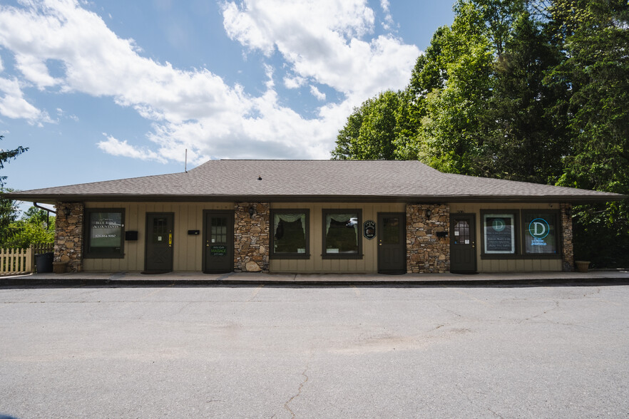 Primary Photo Of 512-522 S Caldwell St, Brevard Office For Sale