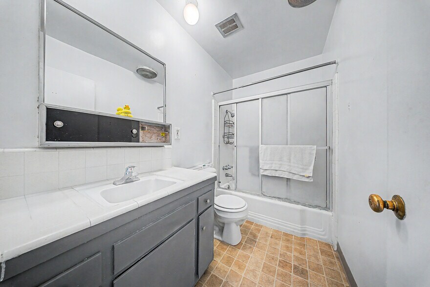 More Photos Of 2521-2523 S 6th Ave, Arcadia Apartments For Sale