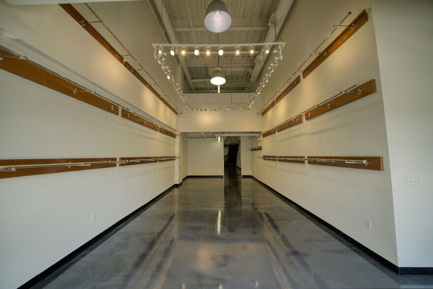 More Photos Of 747 E 10th St, Los Angeles Storefront For Sale
