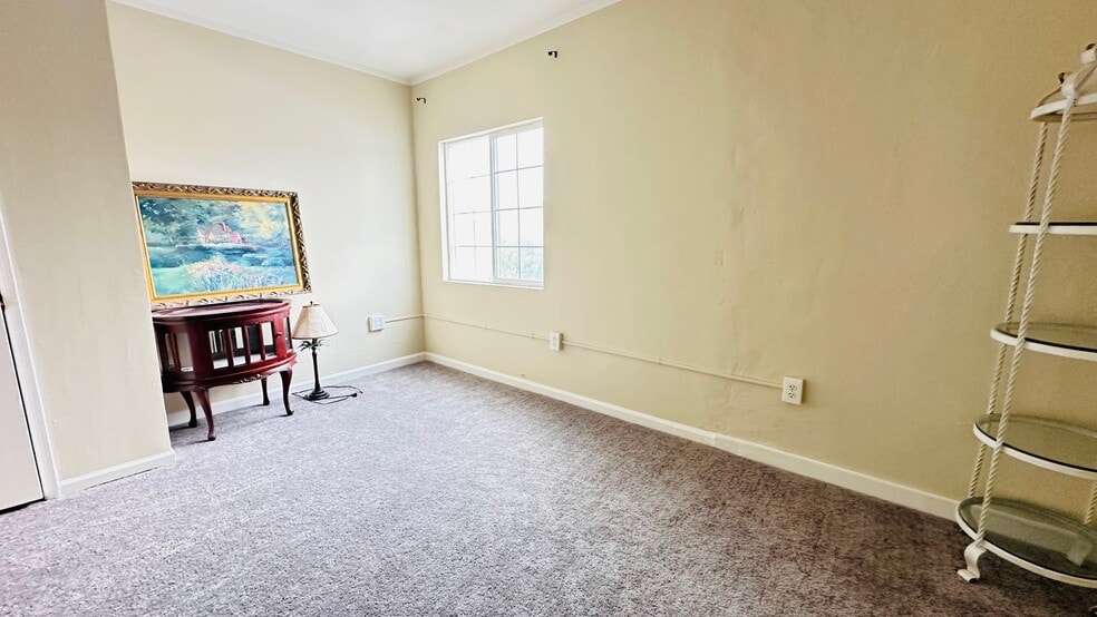 More Photos Of 2809-2815 Macdonald Ave, Richmond Office For Sale