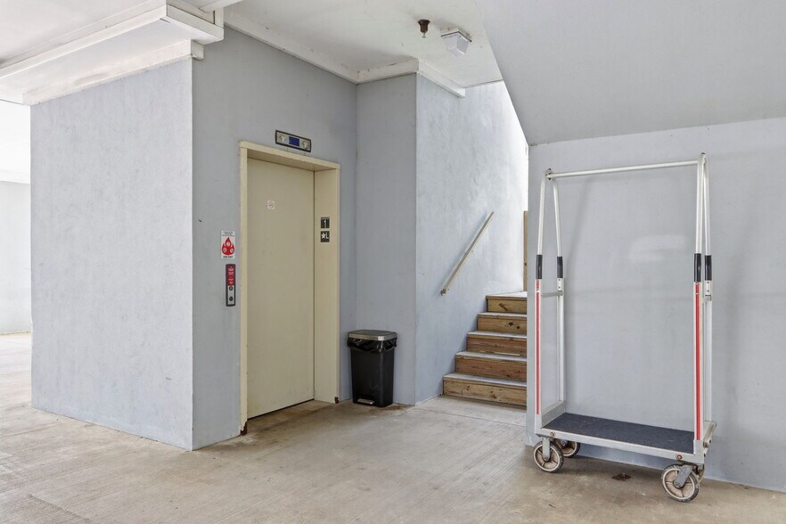 More Photos Of 313 Cedar St, Beaufort Apartments For Sale
