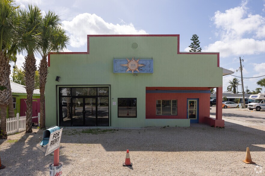 Primary Photo Of 4643-4645 NE Pine Island Rd NW, Cape Coral Freestanding For Lease