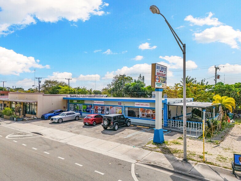 More Photos Of 6246-6252 Pembroke Rd, Miramar Storefront For Sale