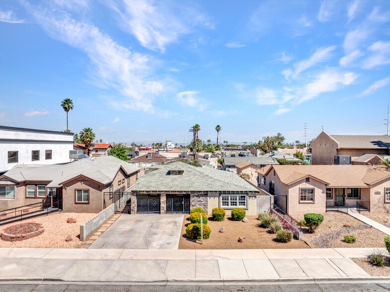 Primary Photo Of 717 S 8th St, Las Vegas Office For Sale