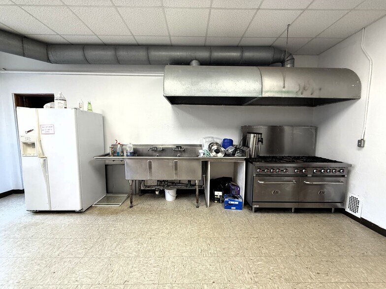 More Photos Of 33328 Main St, Townville Manufacturing For Sale