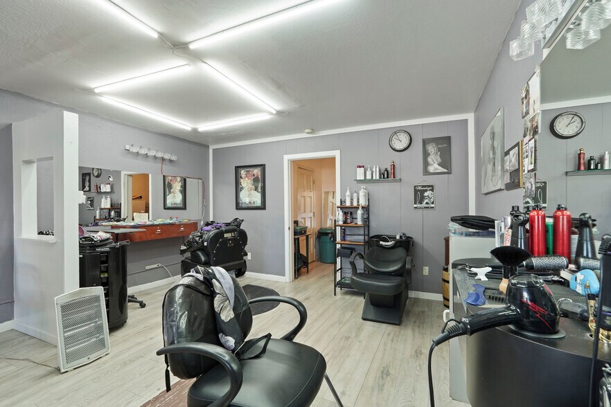 More Photos Of 14144 Market St, Walnut Grove Storefront For Sale