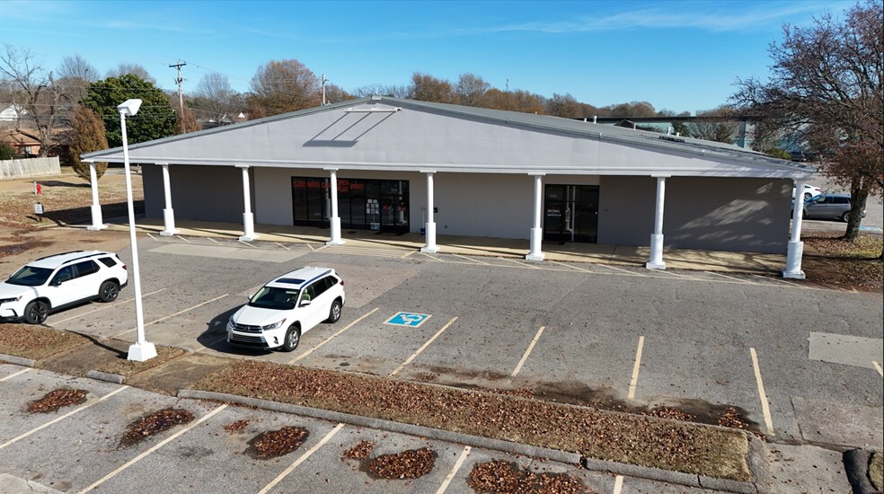 Primary Photo Of 450 Highway 72, Collierville Freestanding For Sale