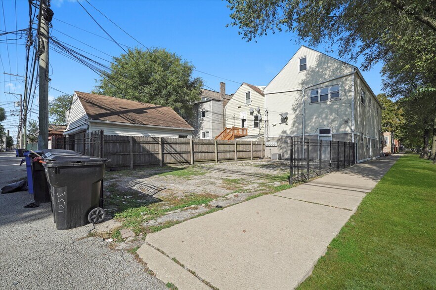 More Photos Of 3501 W Palmer St, Chicago Apartments For Sale