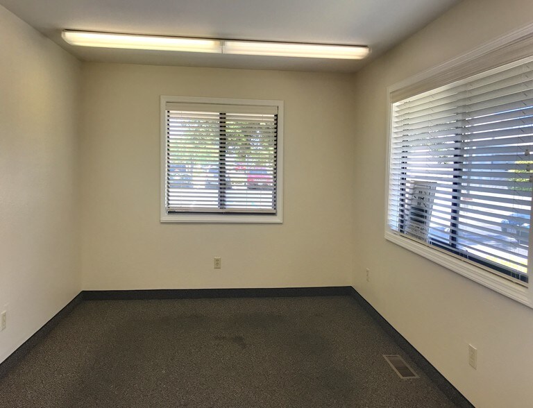 More Photos Of 901 Sunset Dr, Hollister Medical For Lease