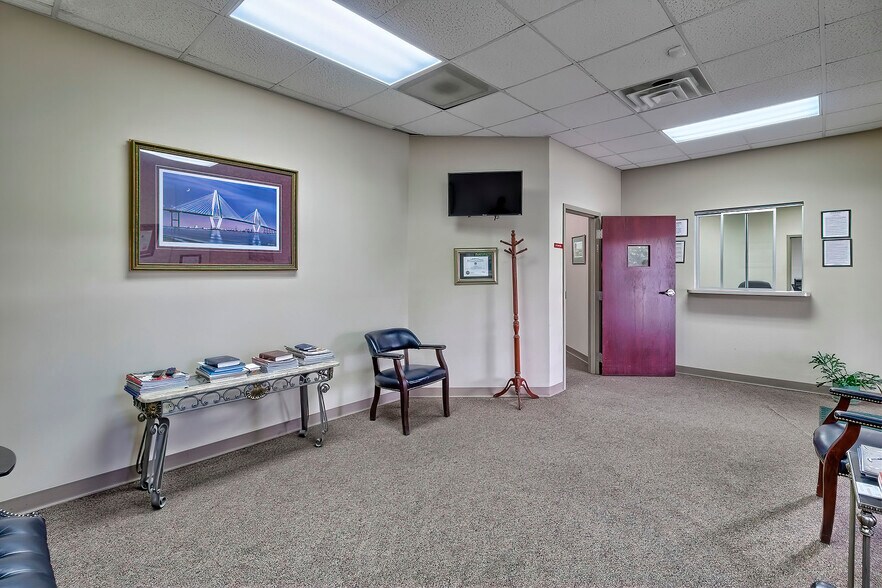 More Photos Of 811 Sunset Blvd, West Columbia Medical For Sale