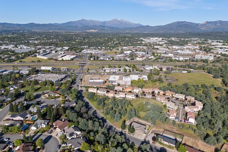 More Photos Of 1101 Twin View Blvd, Redding Service Station For Sale