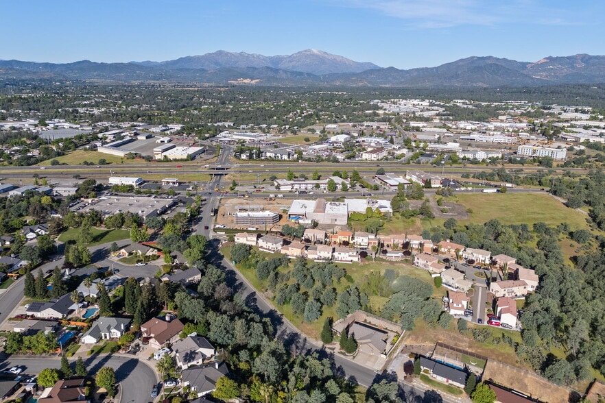 More Photos Of 1101 Twin View Blvd, Redding Service Station For Sale