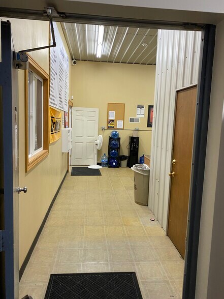 More Photos Of 6930 SR 67 Hwy, Muncie Light Distribution For Sale