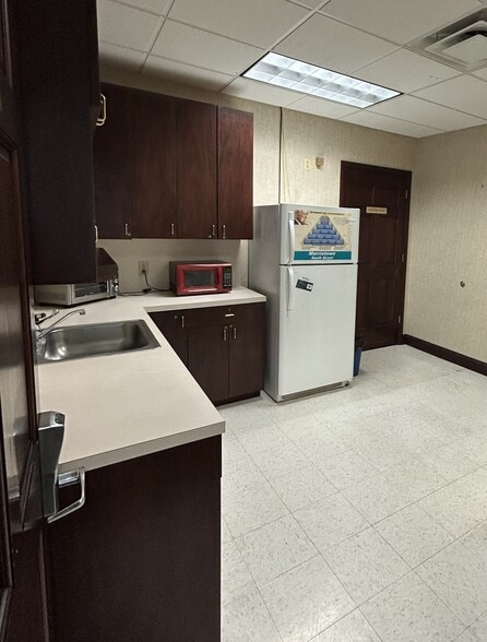 More Photos Of 151 South St, Morristown Storefront For Lease