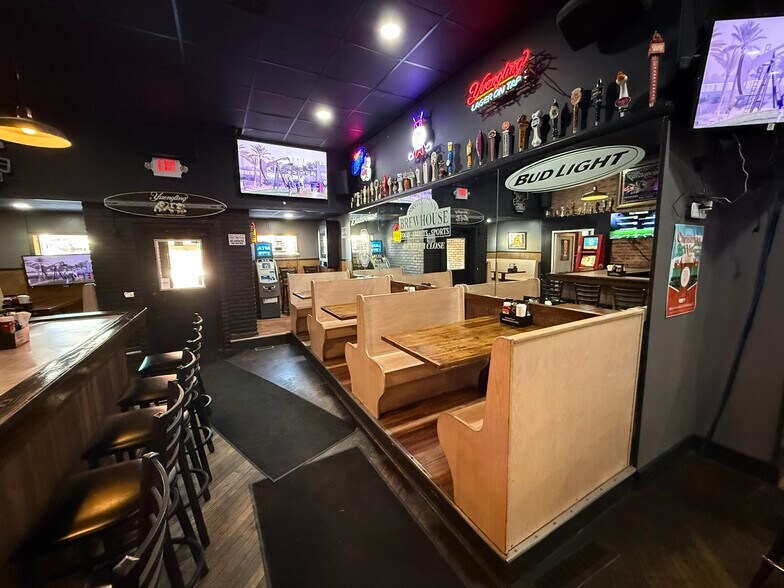 More Photos Of 127 S Broadway St, New Philadelphia Storefront Retail Office For Sale