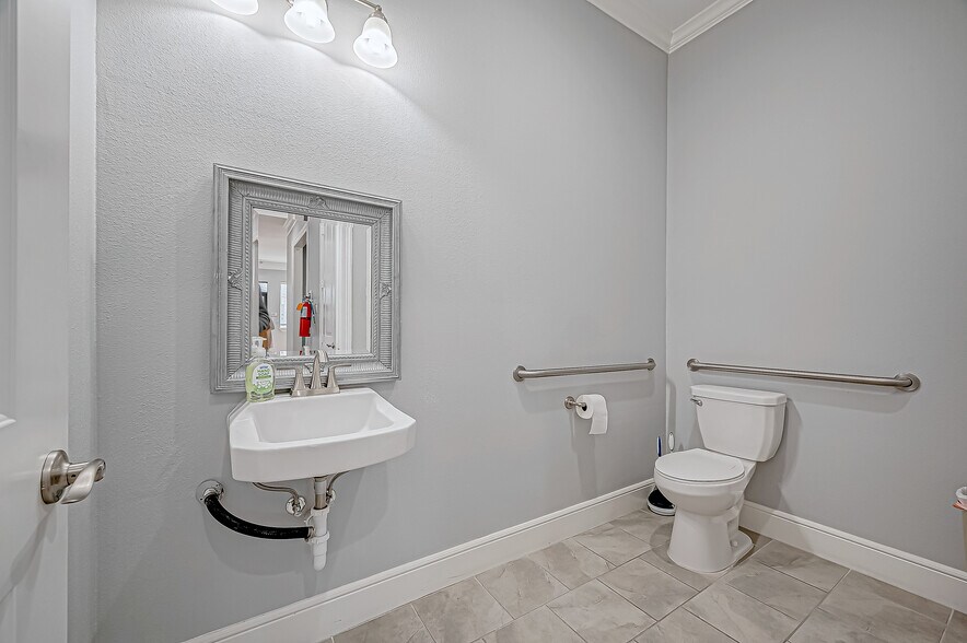 More Photos Of 18514 Green Land Way, Houston Medical For Lease