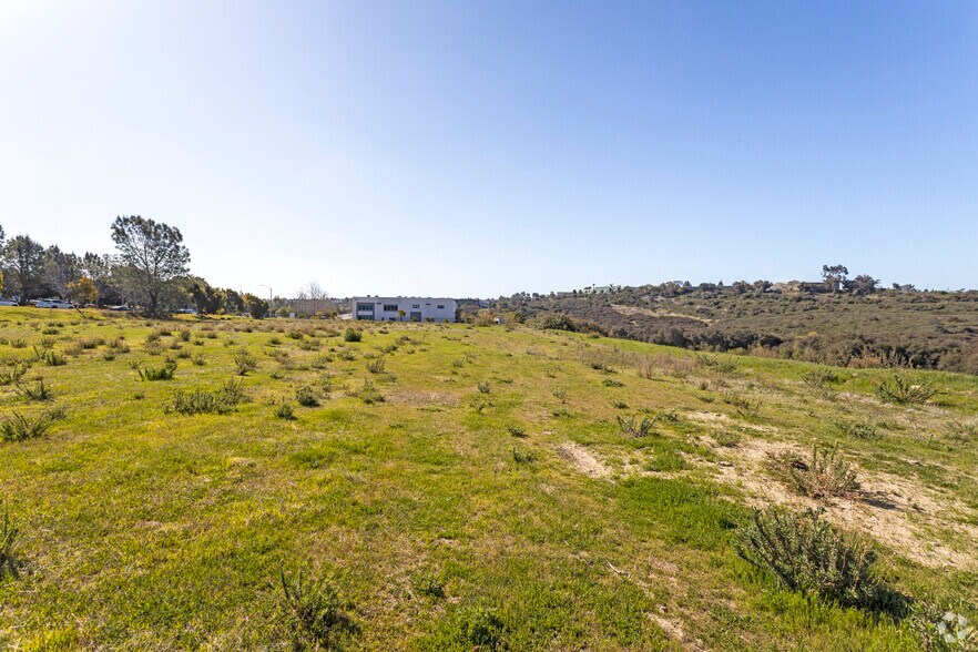 More Photos Of SWQ S Melrose Dr & Faraday Ave, Vista Hospitality For Sale