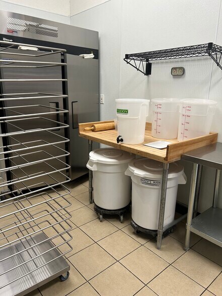 More Photos Of 50 S Forest Ave, Hartwell Storefront For Sale