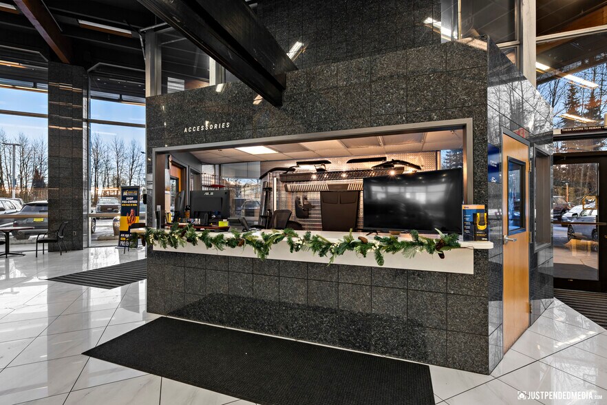 More Photos Of 1950 Gambell St, Anchorage Warehouse For Sale