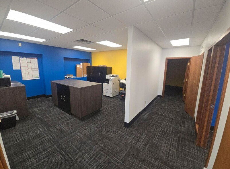 More Photos Of 1261 W Main St, Sun Prairie Office For Lease