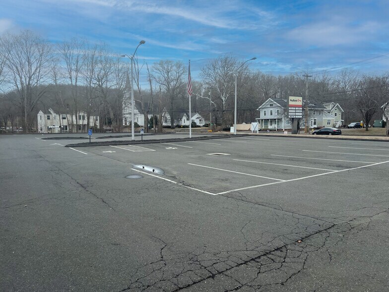 More Photos Of 1715 Foxon Rd, North Branford Unknown For Lease