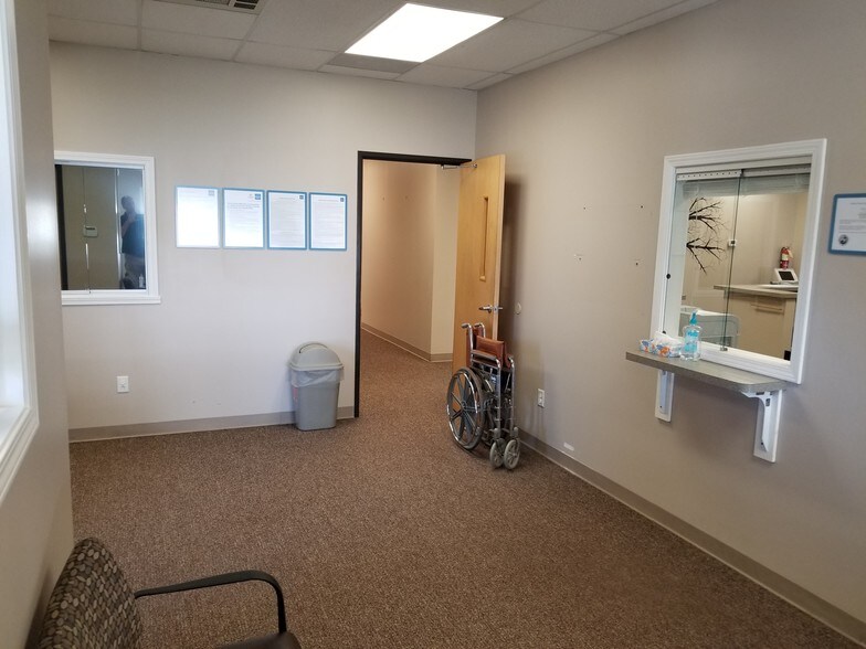 More Photos Of 239 Ash St, Tipton Medical For Lease