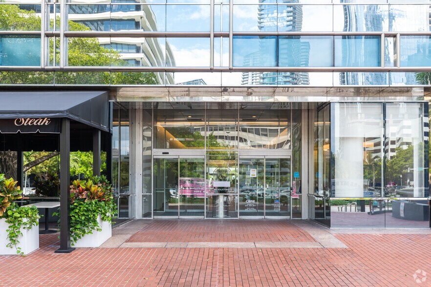 More Photos Of 777 Brickell Ave, Miami Coworking Space