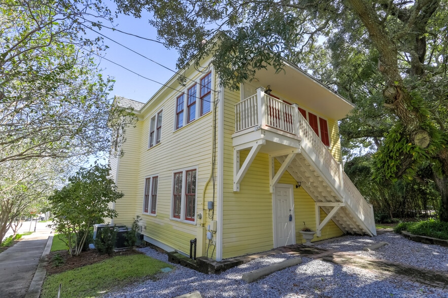 More Photos Of 921 N Palafox St, Pensacola Office For Sale