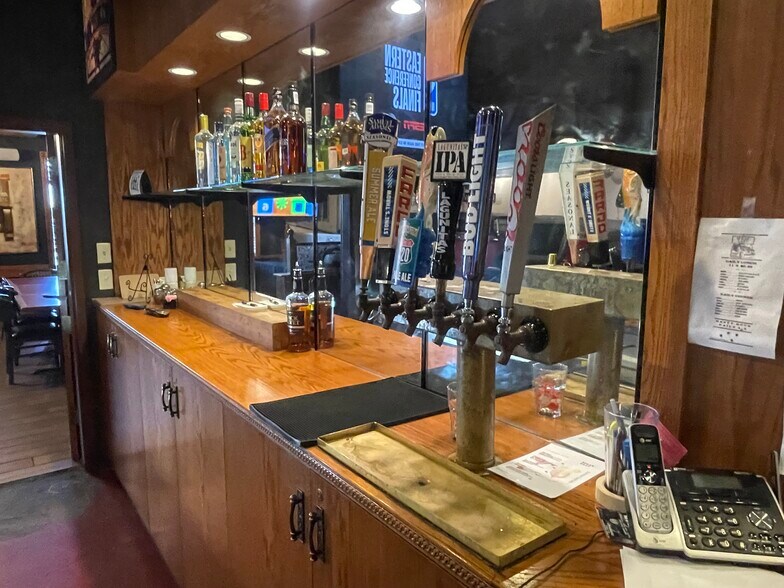 More Photos Of 1001 30th Ave S, Moorhead Restaurant For Sale