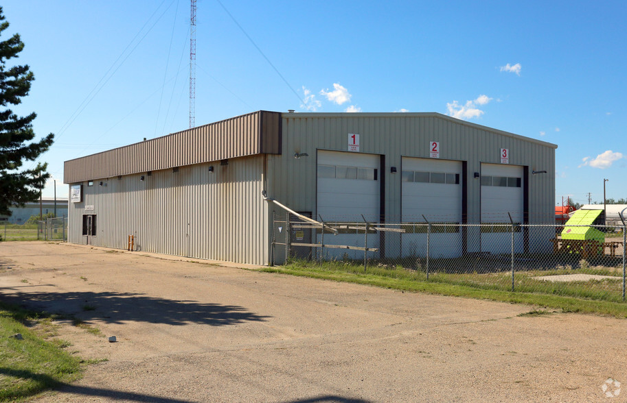 Primary Photo Of 49 Diamond Ave, Spruce Grove Manufacturing For Lease