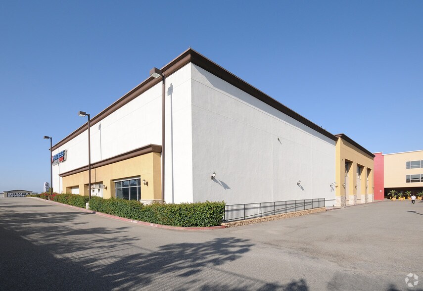 More Photos Of 1357 E Gladstone St, Glendora Health Club For Lease