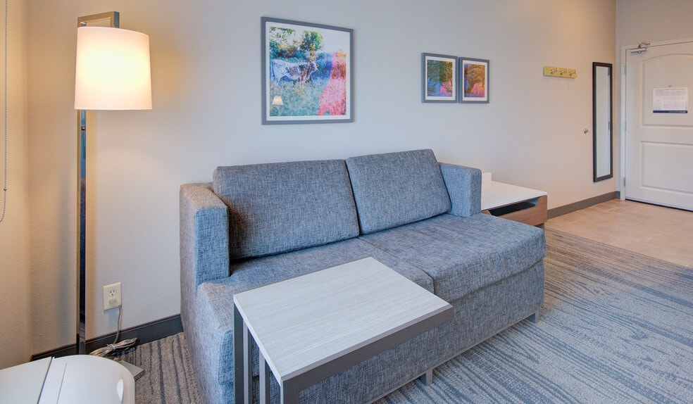 More Photos Of 4617 7th St, Bay City Hotel For Sale
