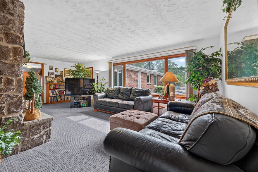 More Photos Of 3405 Orchard Park Rd, Orchard Park Office Residential For Sale