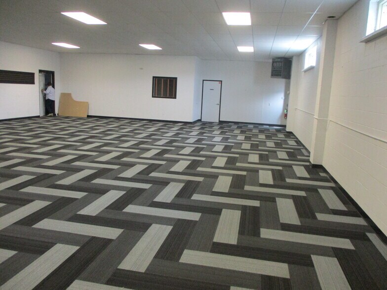 More Photos Of 900 Jefferson Rd, Rochester General Retail For Lease