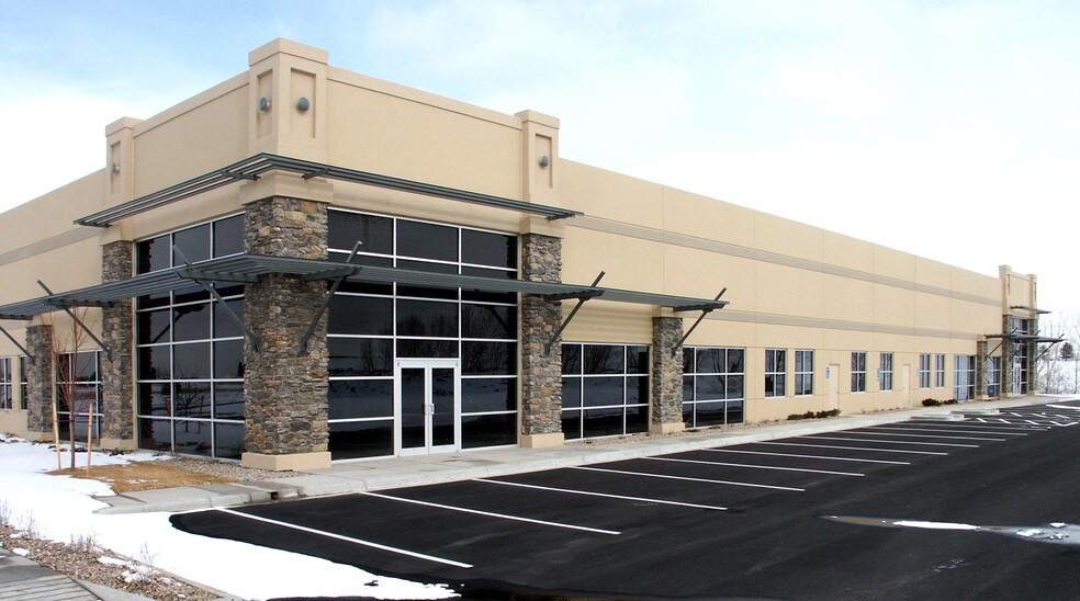 More Photos Of 7822 S Wheeling Ct, Englewood Flex For Lease