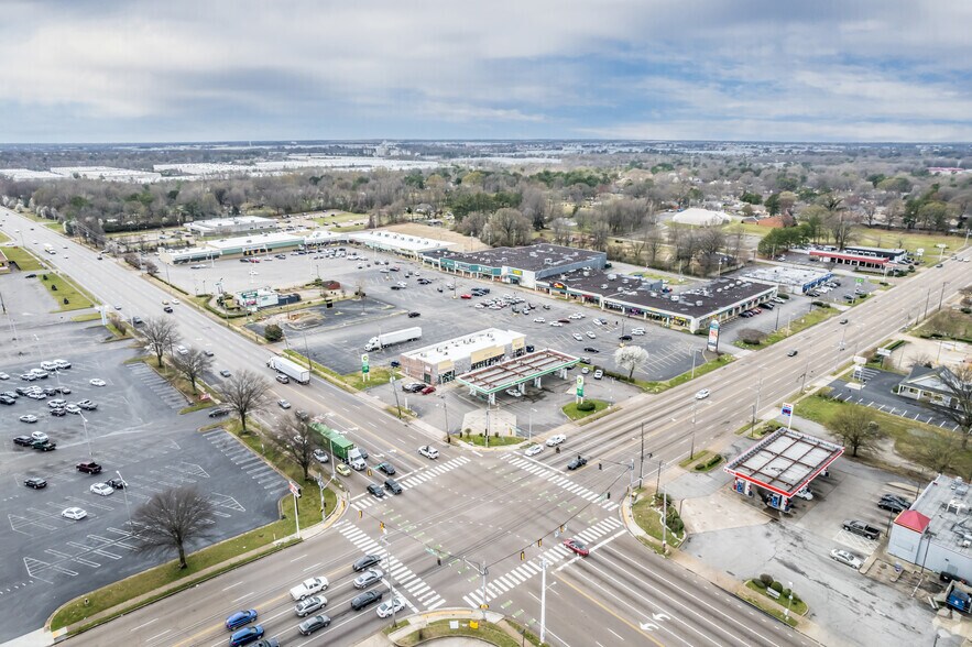 More Photos Of 3685-3721 Hickory Hill Rd, Memphis Storefront For Lease