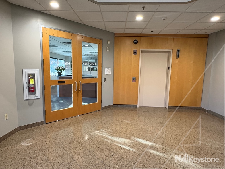 More Photos Of 925 Berkshire Blvd, Wyomissing Office For Lease