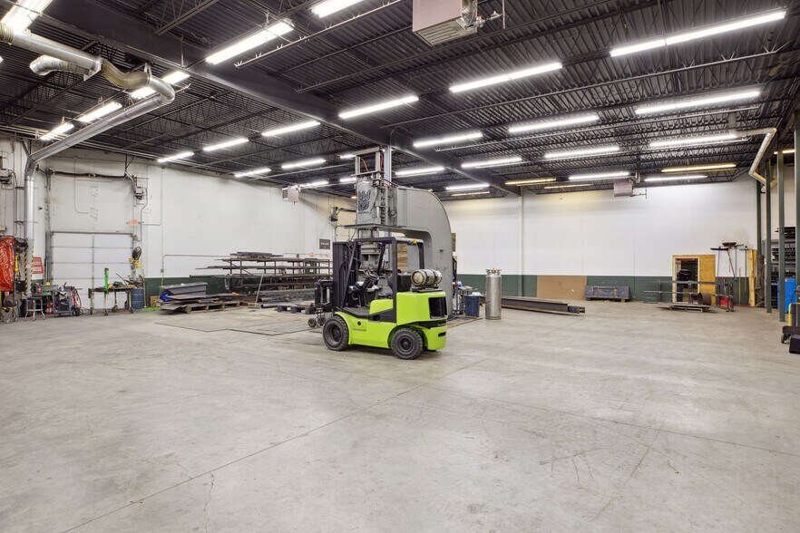 More Photos Of 454 County Rd V V, Somerset Manufacturing For Sale