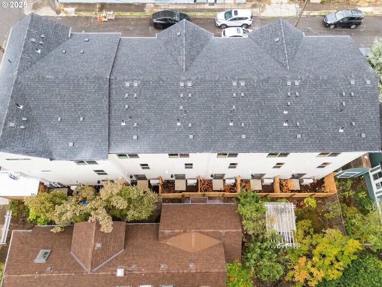 More Photos Of 7190 Glisan st, Portland Apartments For Sale