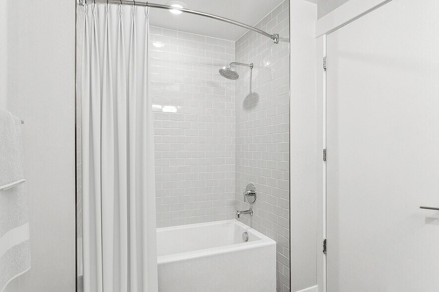 More Photos Of 168 E Midvillage Rd, Sandy Apartments For Lease