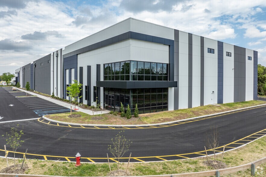 More Photos Of 47 Veronica Ave, Somerset Industrial For Lease