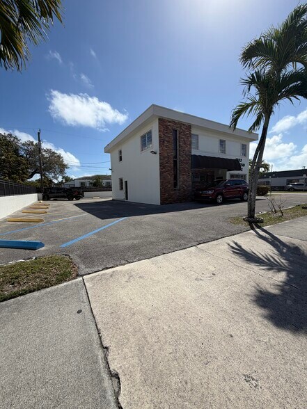 More Photos Of 1933 SW 27th Ave, Miami Office For Lease