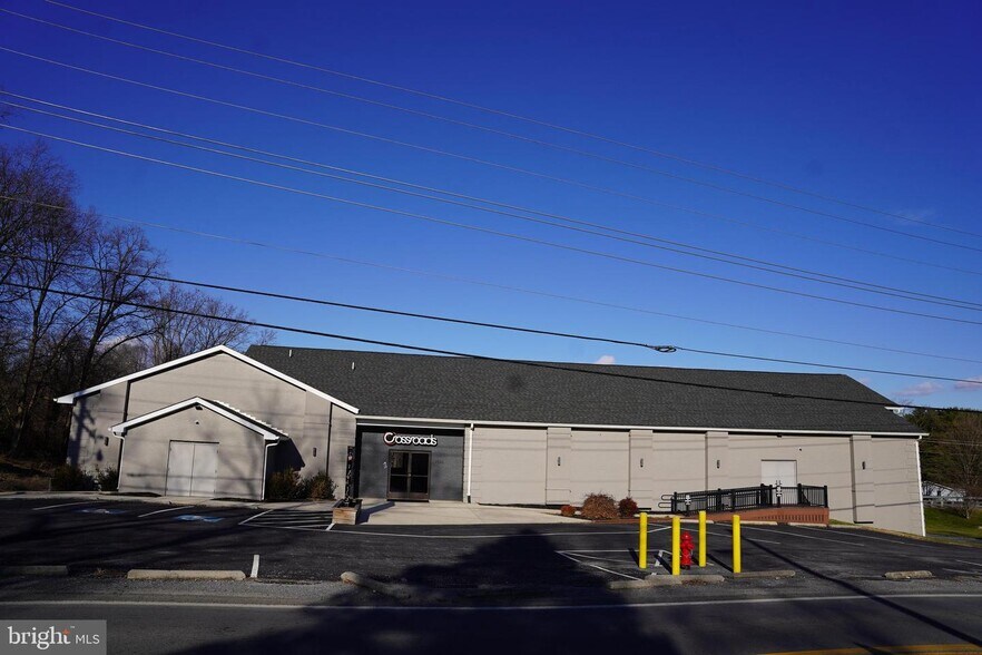 More Photos Of 7595 Martinsburg Pike, Shepherdstown Office For Sale