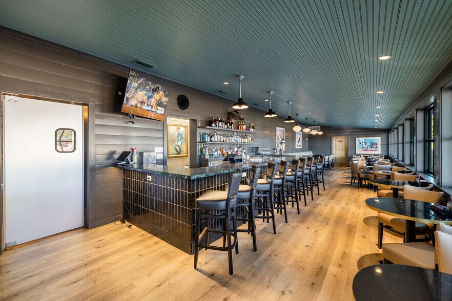 More Photos Of , Round Top Unknown For Sale