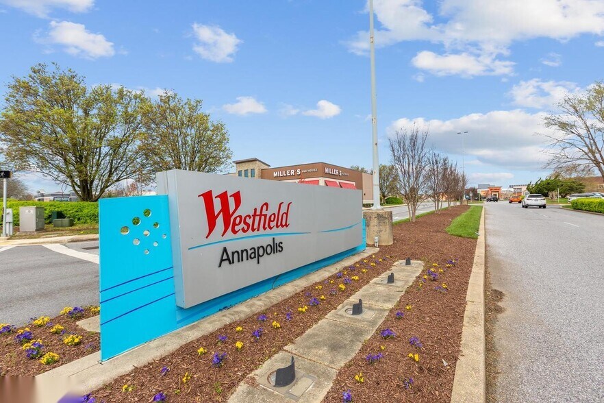 More Photos Of 220 West St, Annapolis Office For Sale